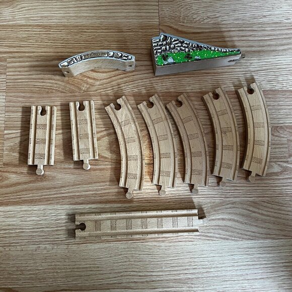 Thomas Train Wooden Railway Wood Track - Picture 1 of 7